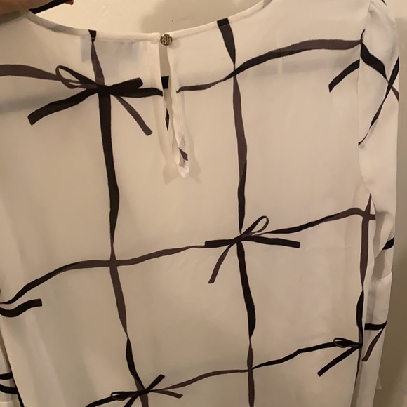 🛑SOLD🛑 CeCe blouse - Picture 3 of 4